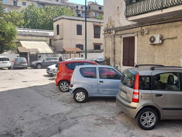 appartamento in affitto a Napoli in zona San Carlo all'Arena