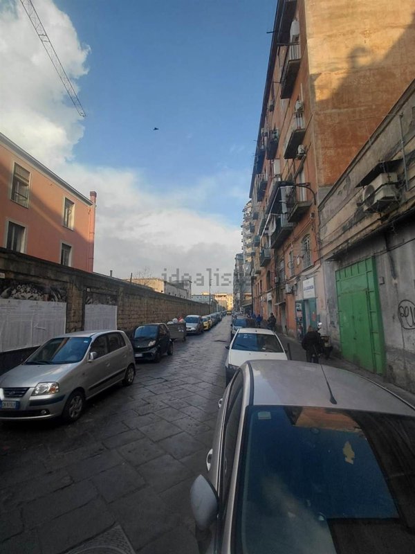 locale commerciale in affitto a Napoli in zona Mercato