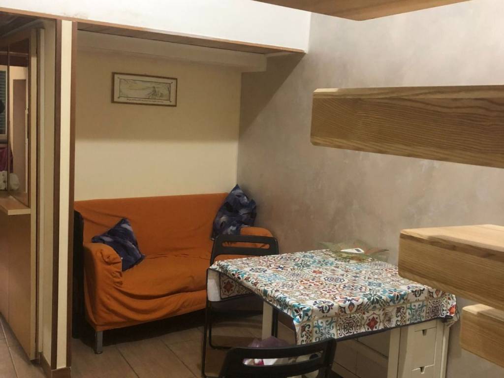 appartamento in affitto a Napoli in zona Porto