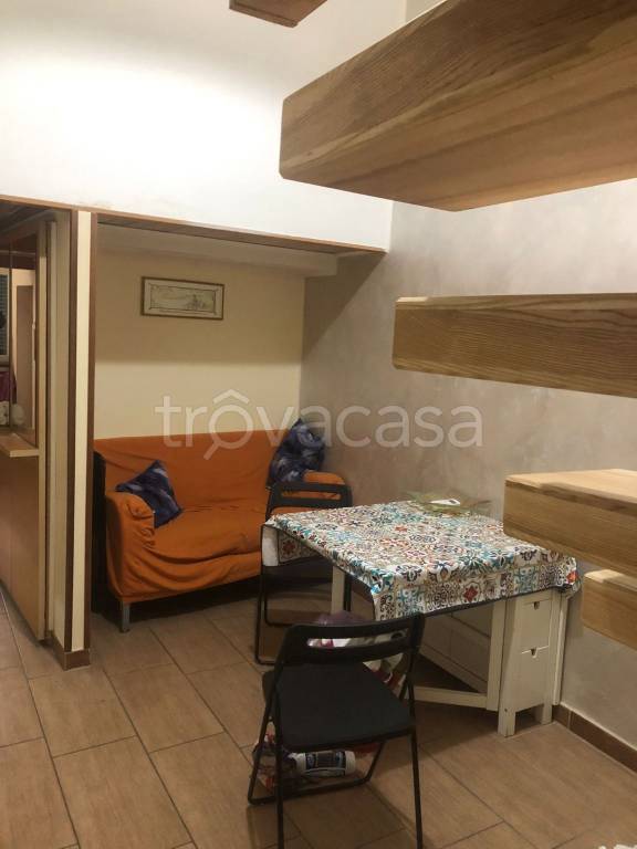appartamento in affitto a Napoli in zona Mercato