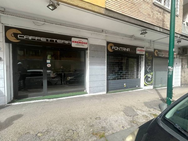 negozio in affitto a Napoli in zona Arenella