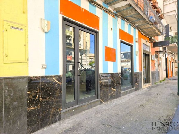 negozio in affitto a Napoli