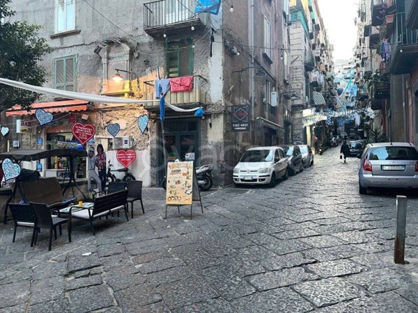 negozio in affitto a Napoli