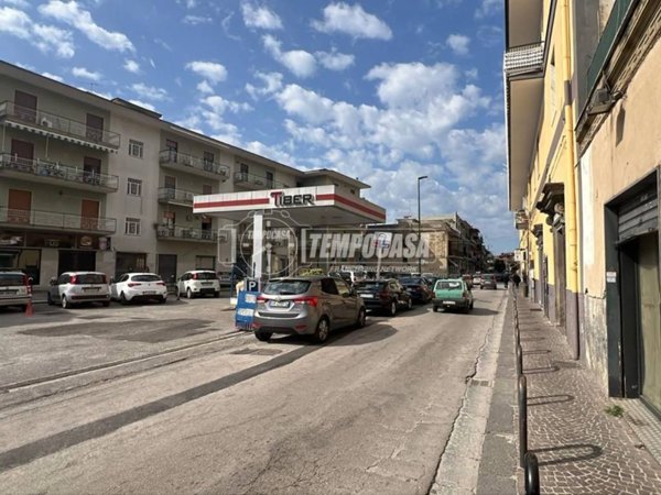 negozio in affitto a Napoli in zona Pianura