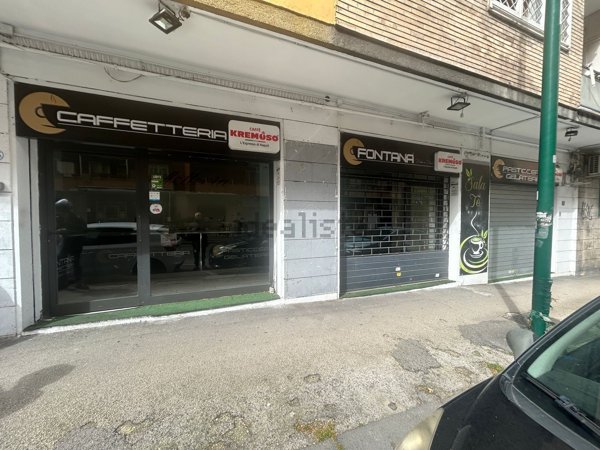 locale commerciale in affitto a Napoli in zona Arenella