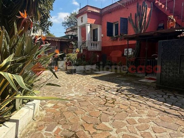 appartamento in affitto a Napoli in zona Arenella