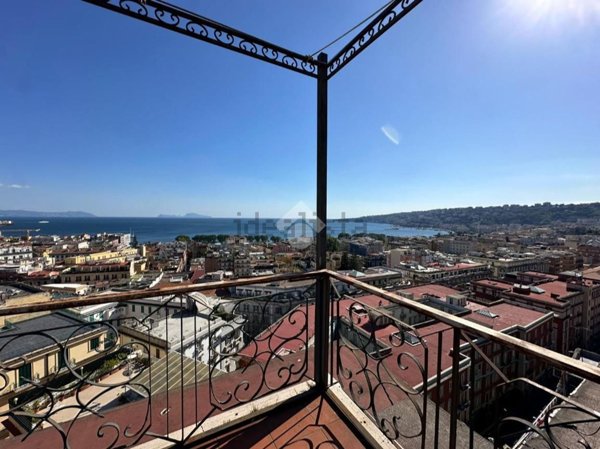 appartamento in affitto a Napoli in zona Chiaia