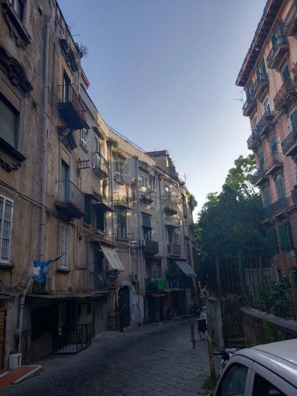 appartamento in affitto a Napoli in zona San Carlo all'Arena