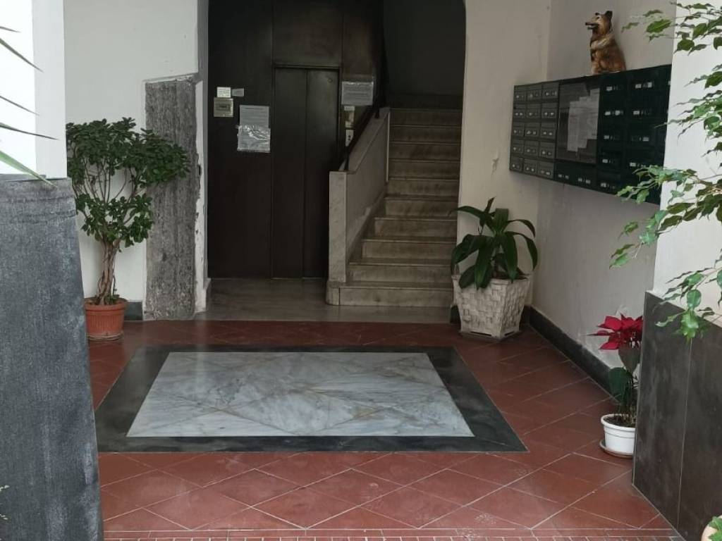 appartamento in affitto a Napoli in zona Chiaia