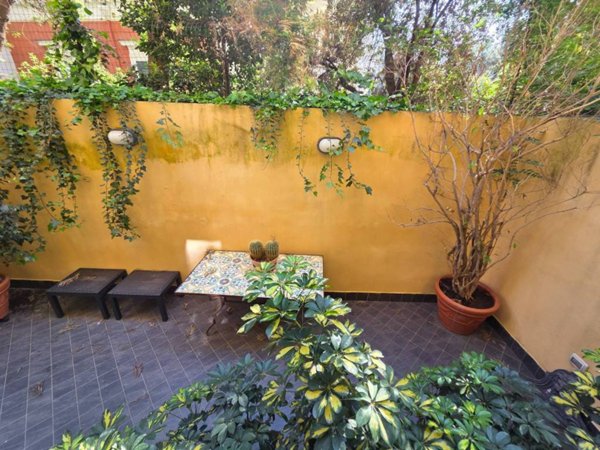 appartamento in affitto a Napoli in zona Chiaia