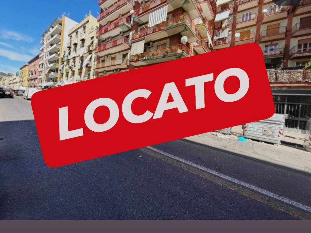 negozio in affitto a Napoli in zona Fuorigrotta