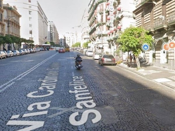 negozio in affitto a Napoli