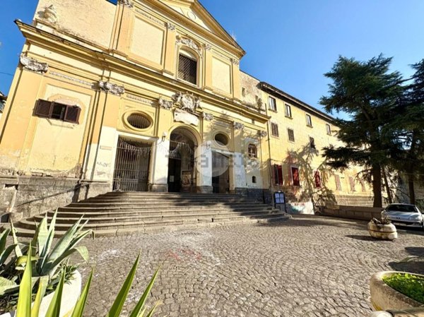 appartamento in affitto a Napoli in zona San Carlo all'Arena