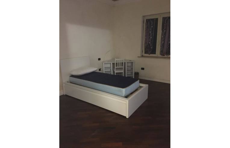 camera singola in affitto a Napoli in zona Fuorigrotta