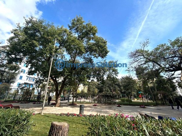 negozio in affitto a Napoli in zona Arenella