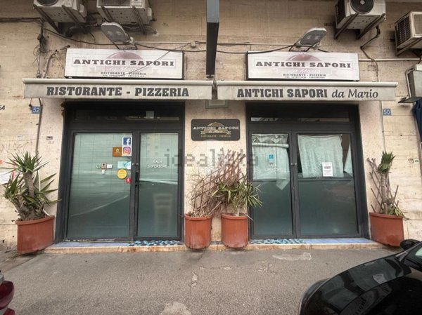 negozio in affitto a Napoli in zona Fuorigrotta