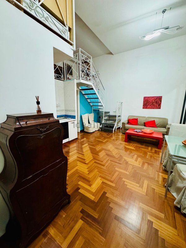 appartamento in affitto a Napoli in zona Chiaia