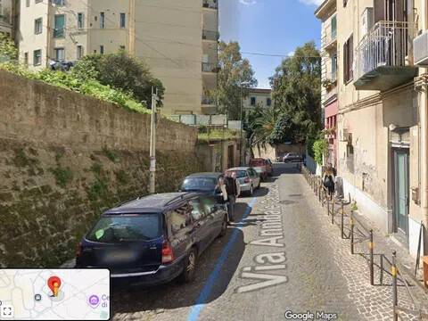 negozio in affitto a Napoli in zona Vomero