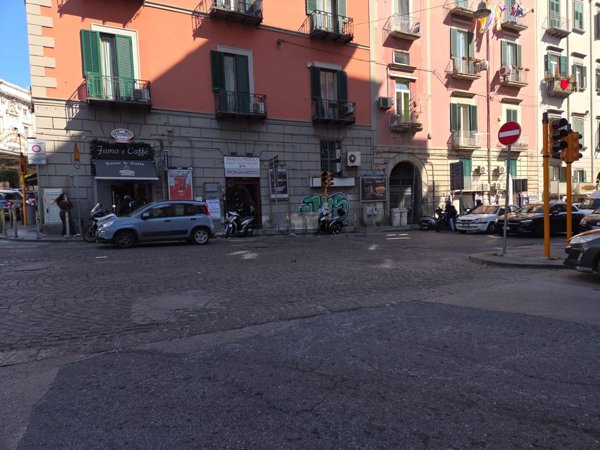 locale commerciale in affitto a Napoli in zona Chiaia