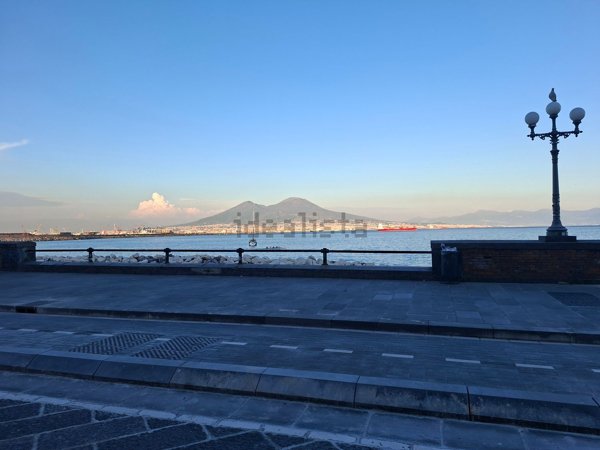 locale commerciale in affitto a Napoli in zona San Ferdinando
