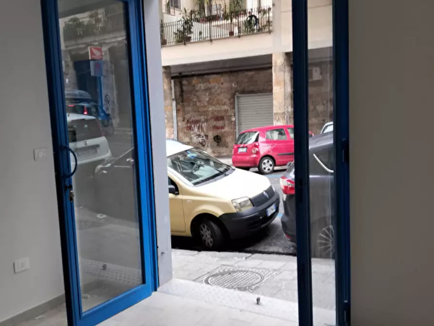 negozio in affitto a Napoli