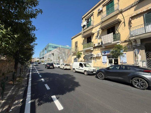 negozio in affitto a Napoli in zona San Giovanni a Teduccio