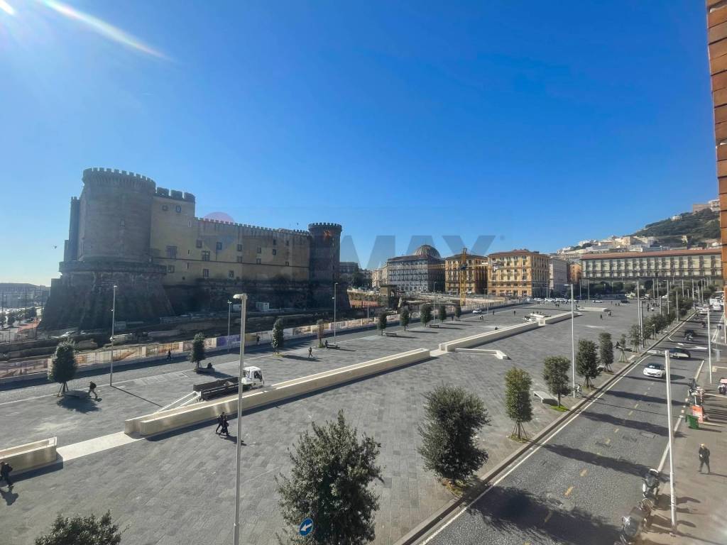 ufficio in affitto a Napoli in zona Porto