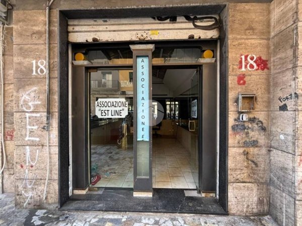 negozio in affitto a Napoli