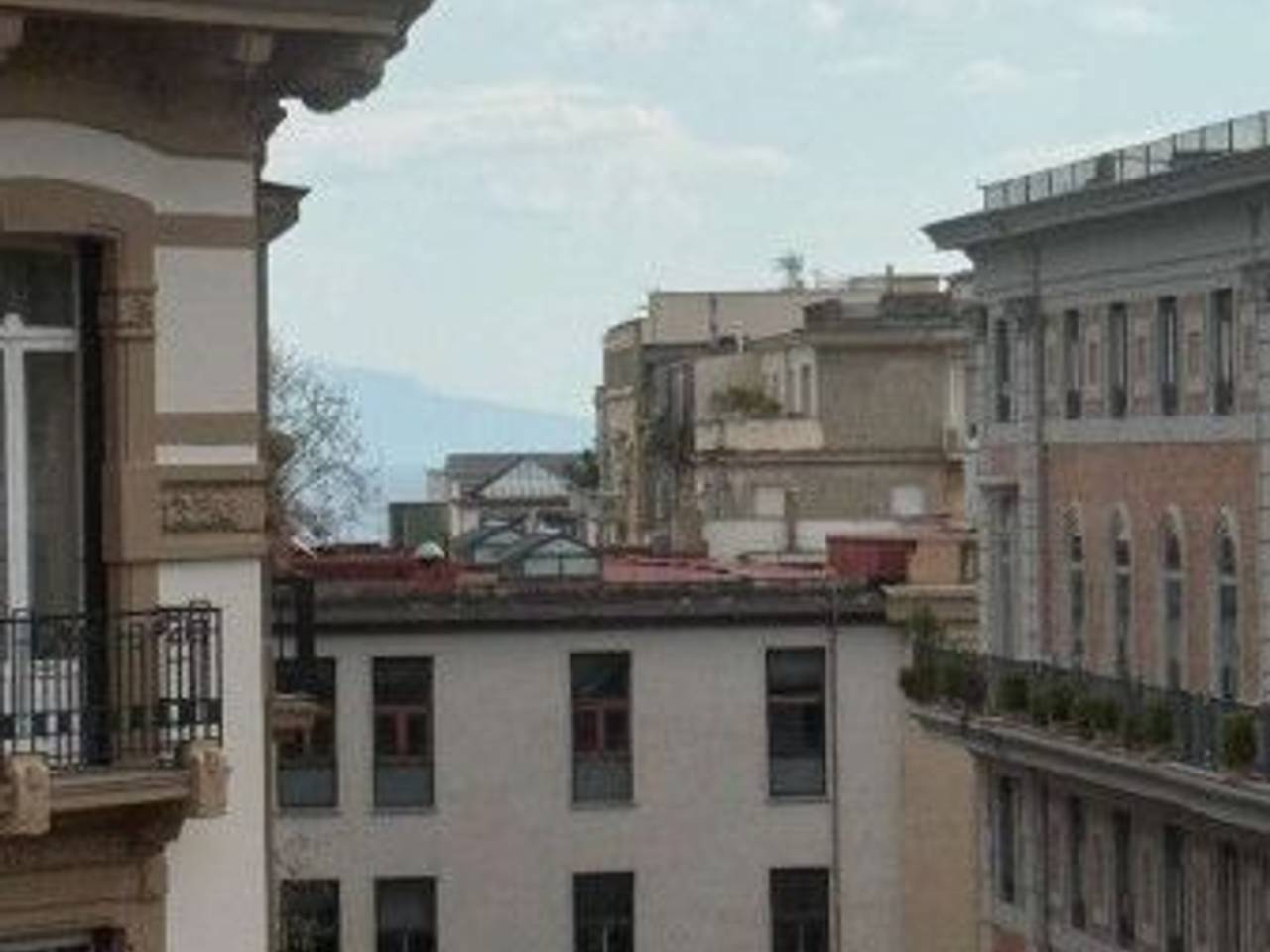 appartamento in affitto a Napoli in zona Chiaia