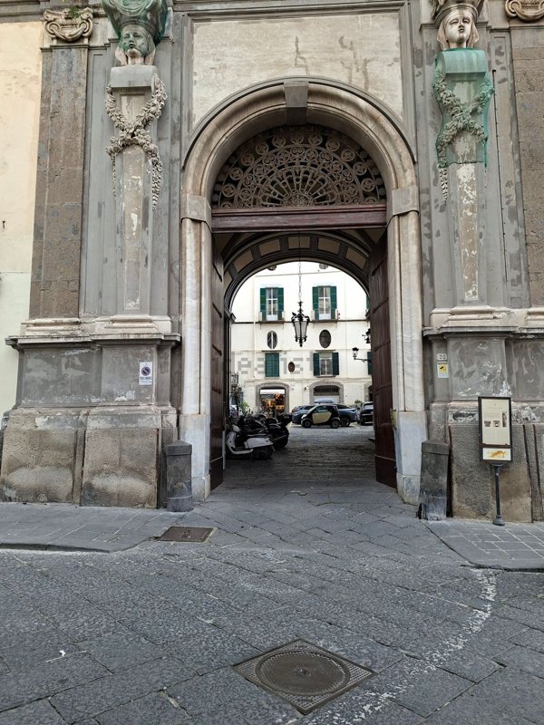 appartamento in affitto a Napoli in zona San Ferdinando