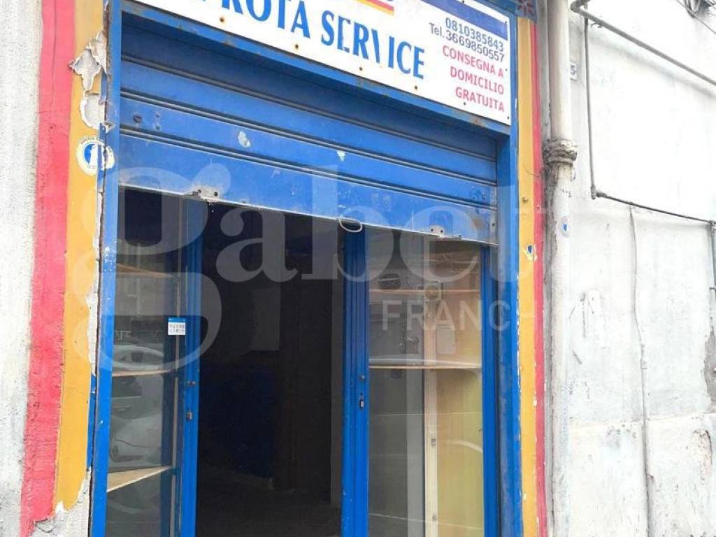 negozio in affitto a Napoli in zona San Giovanni a Teduccio