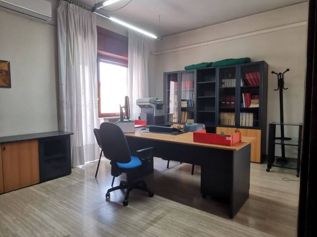 ufficio in affitto a Napoli