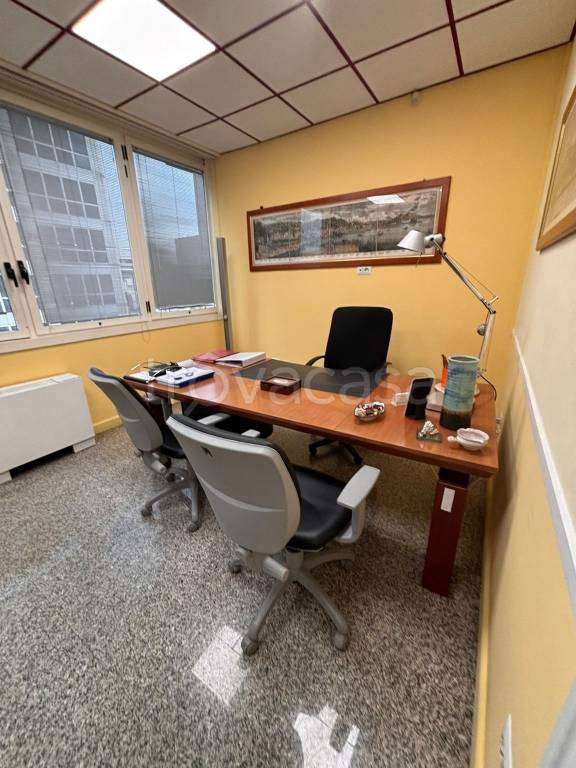 ufficio in affitto a Napoli