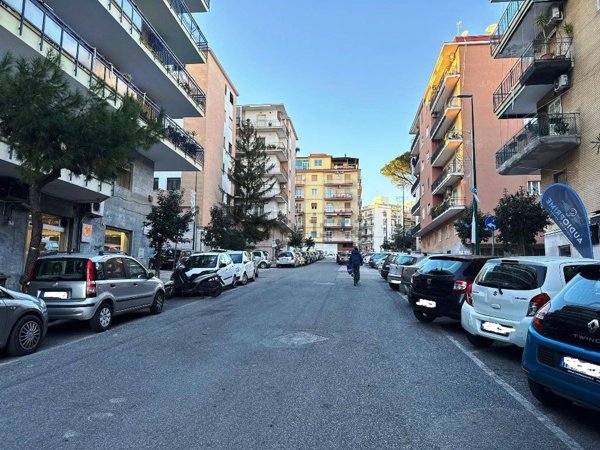 locale commerciale in affitto a Napoli in zona Capodimonte / Colli Aminei