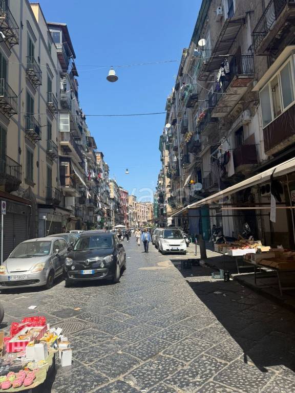 locale commerciale in affitto a Napoli