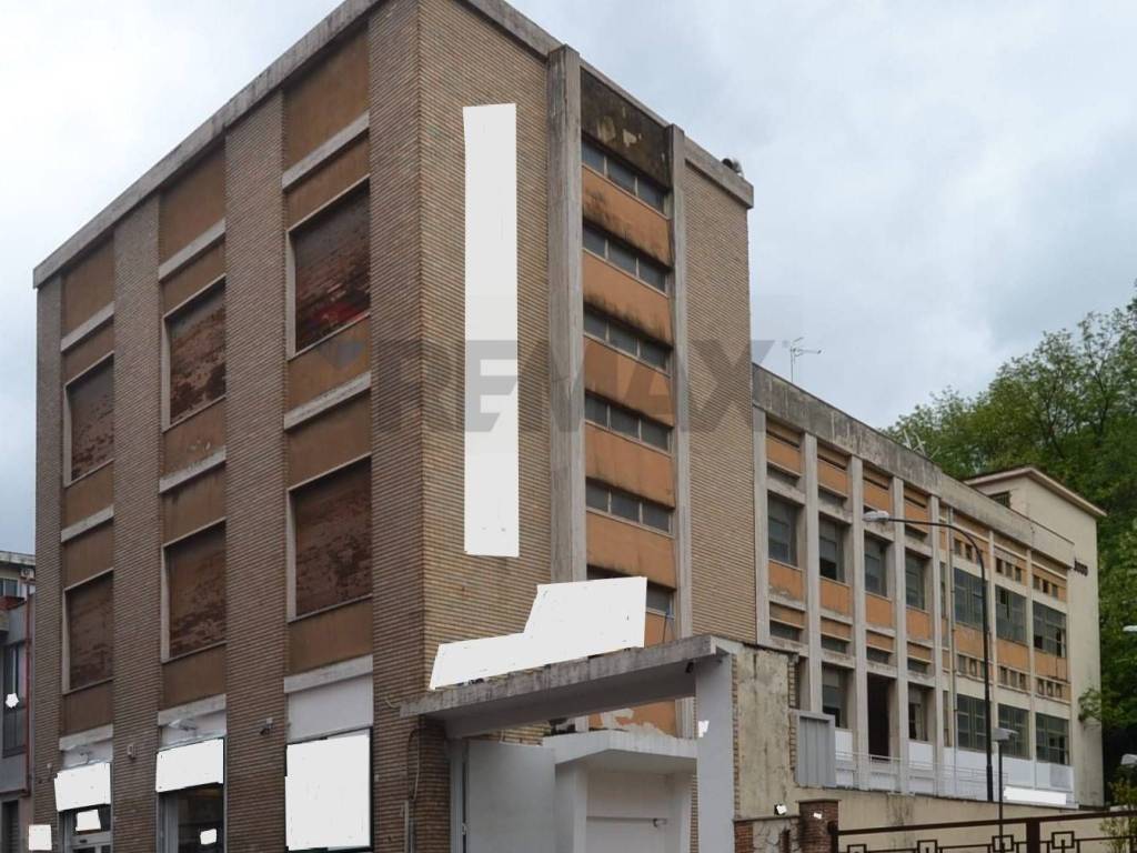 negozio in affitto a Napoli in zona Capodimonte / Colli Aminei
