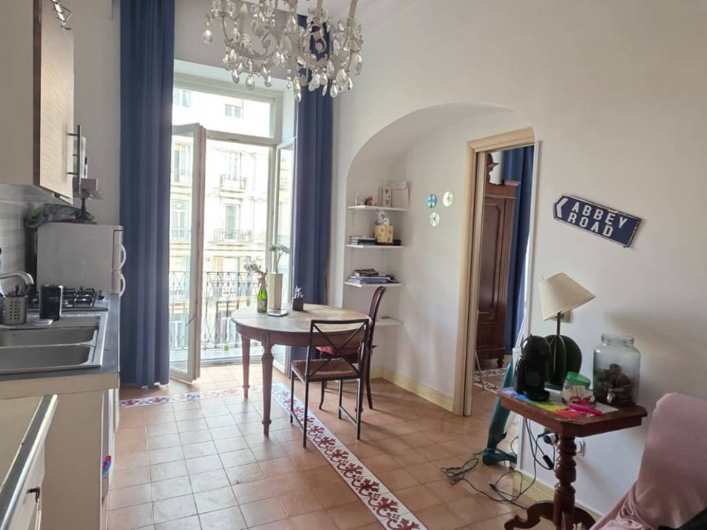 appartamento in affitto a Napoli in zona Chiaia