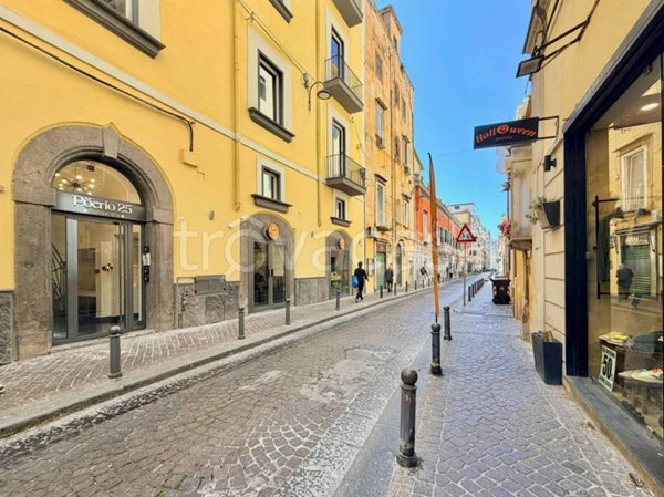 appartamento in affitto a Napoli in zona Chiaia