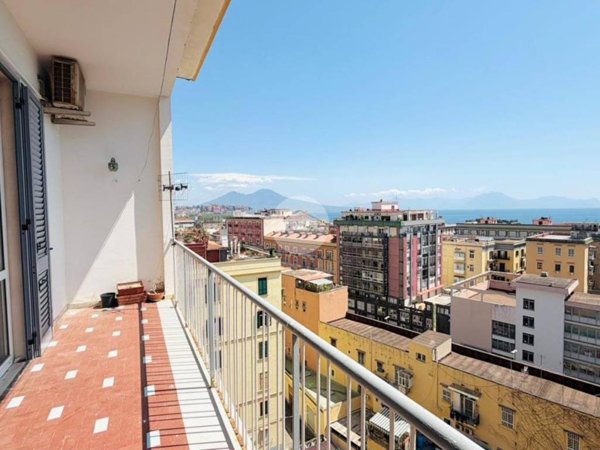 appartamento in affitto a Napoli in zona Chiaia