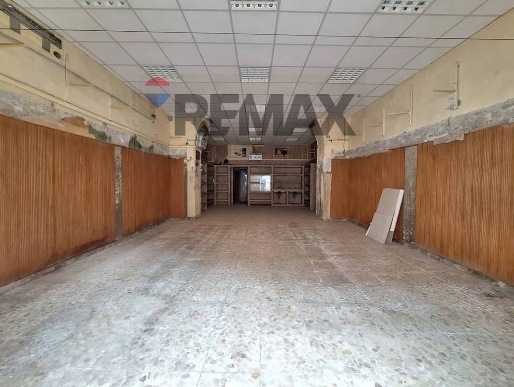 locale commerciale in affitto a Napoli in zona Secondigliano