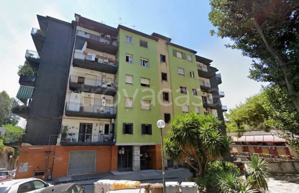 negozio in affitto a Napoli in zona Capodimonte / Colli Aminei