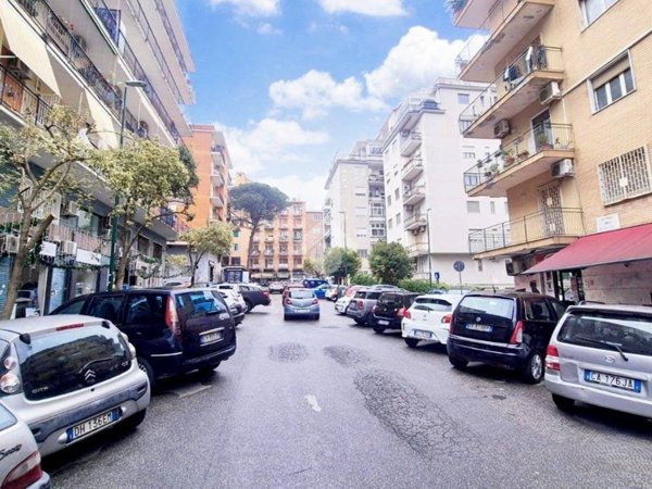 negozio in affitto a Napoli in zona Capodimonte / Colli Aminei