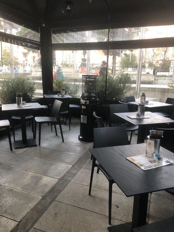 negozio in affitto a Napoli in zona Arenella