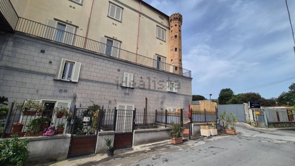 appartamento in affitto a Napoli in zona San Carlo all'Arena