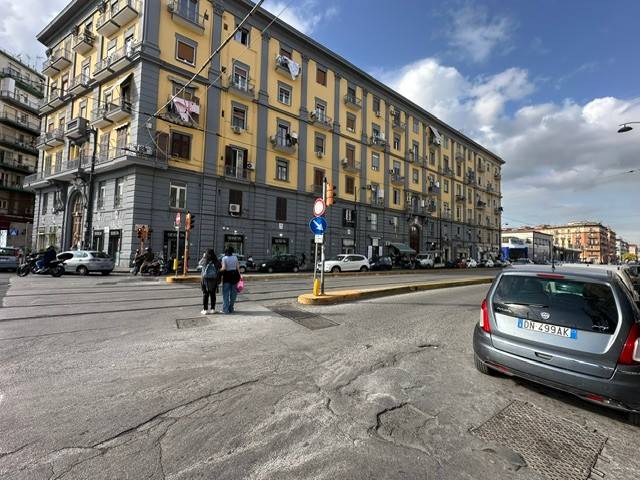 negozio in affitto a Napoli in zona Poggioreale