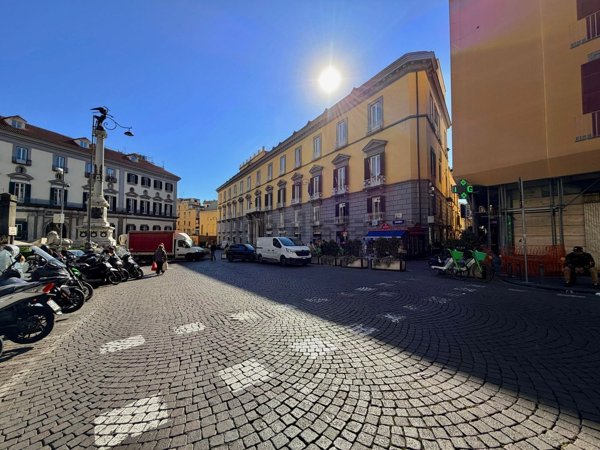 appartamento in affitto a Napoli in zona Chiaia