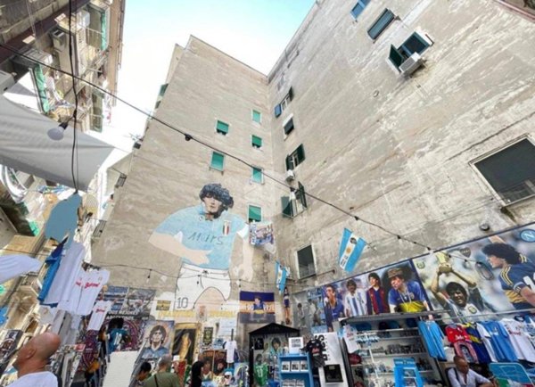 negozio in affitto a Napoli