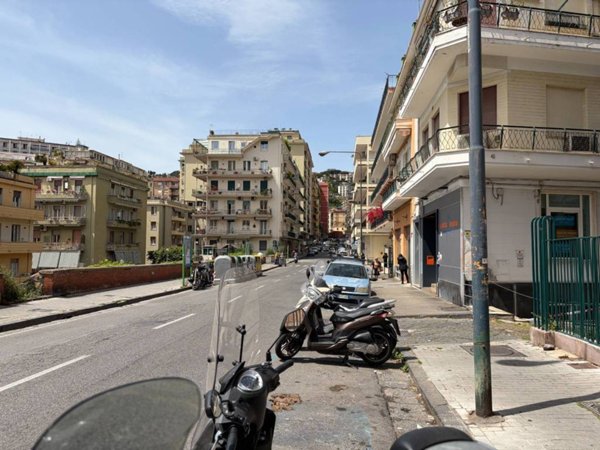 appartamento in affitto a Napoli in zona Chiaia
