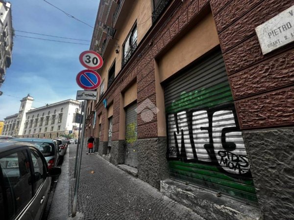 negozio in affitto a Napoli in zona Arenella