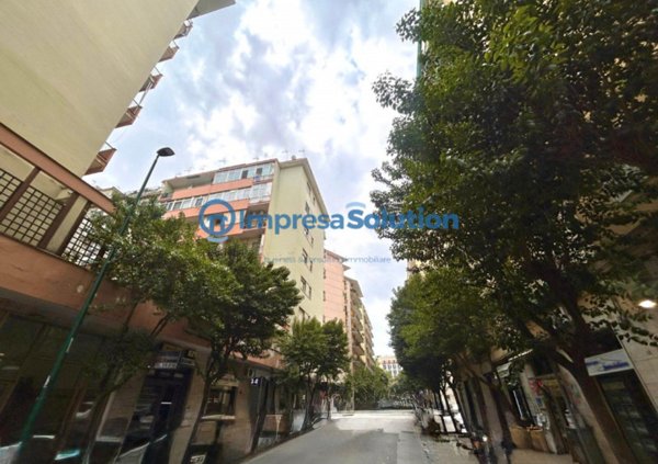 negozio in affitto a Napoli in zona Arenella